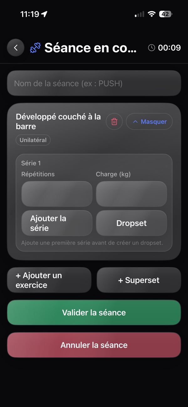 Écran Séance en cours de LiftUp : exercice Développé couché à la barre en variante unilatérale, saisie des répétitions et de la charge pour la série 1